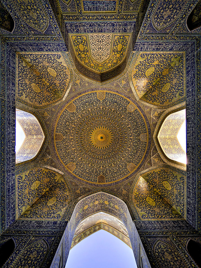 beautiful-mosque-ceiling-29__880_670